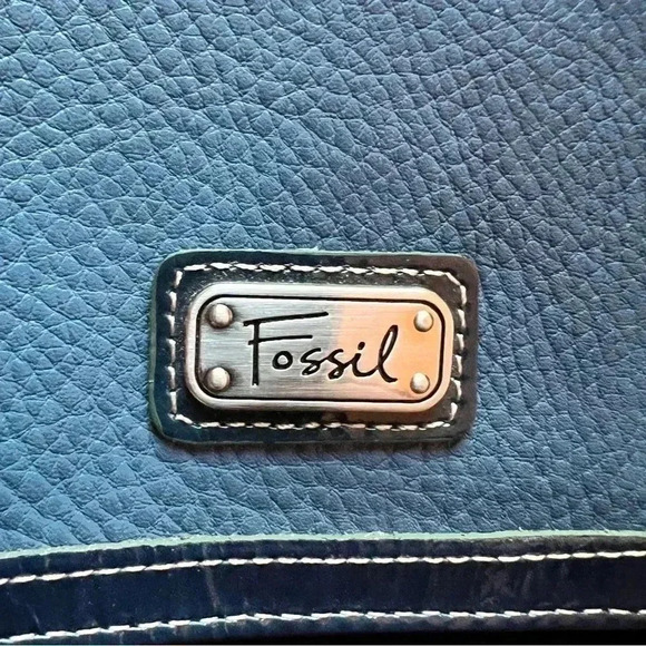 Fossil Passport Cover Protector - Picture 2 of 11